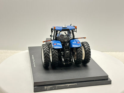 1/32 New Holland T7.225