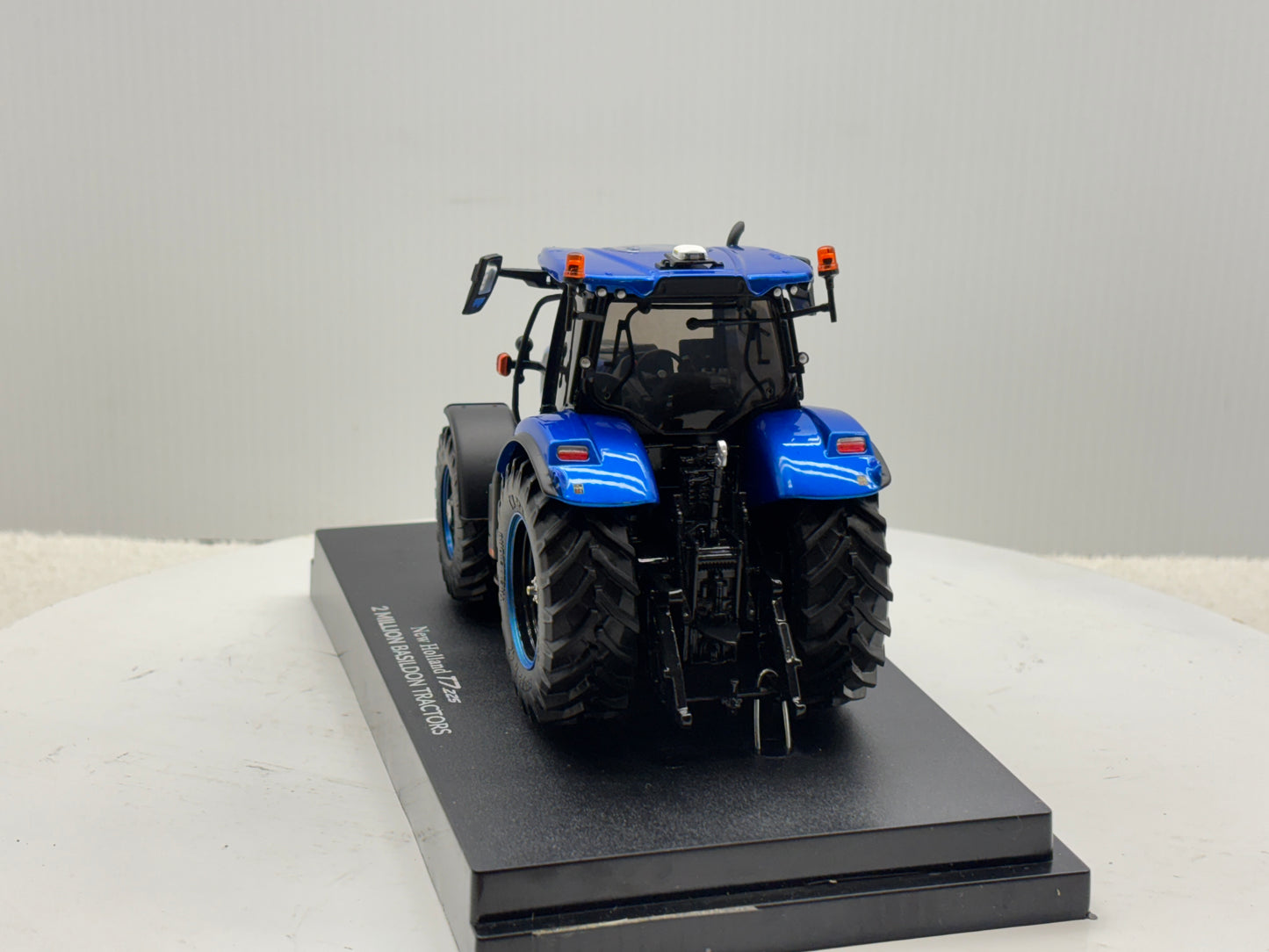 1/32 New Holland T7.225 Basildon