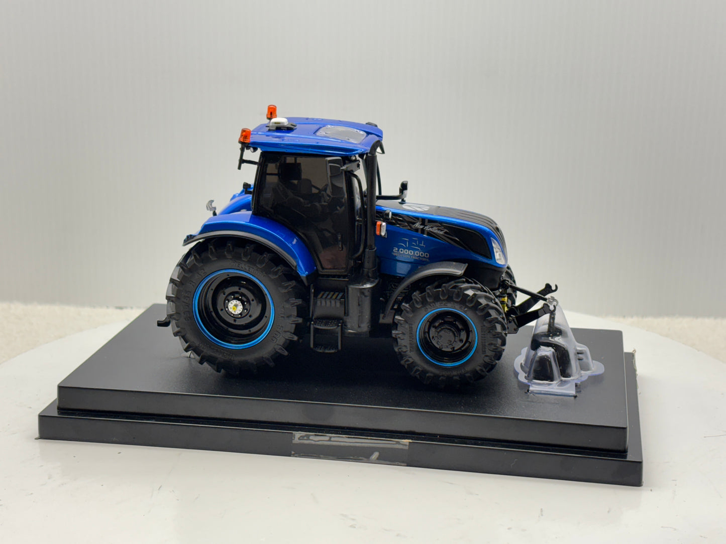 1/32 New Holland T7.225 Basildon