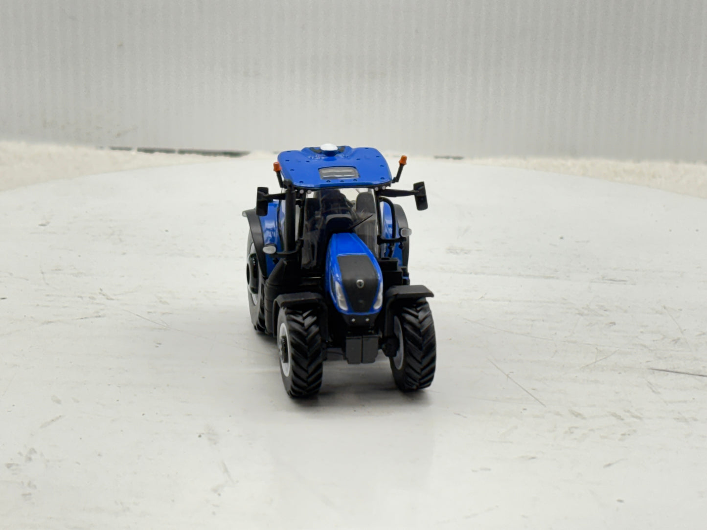 1/64 New Holland T7.300 PLM Prestige