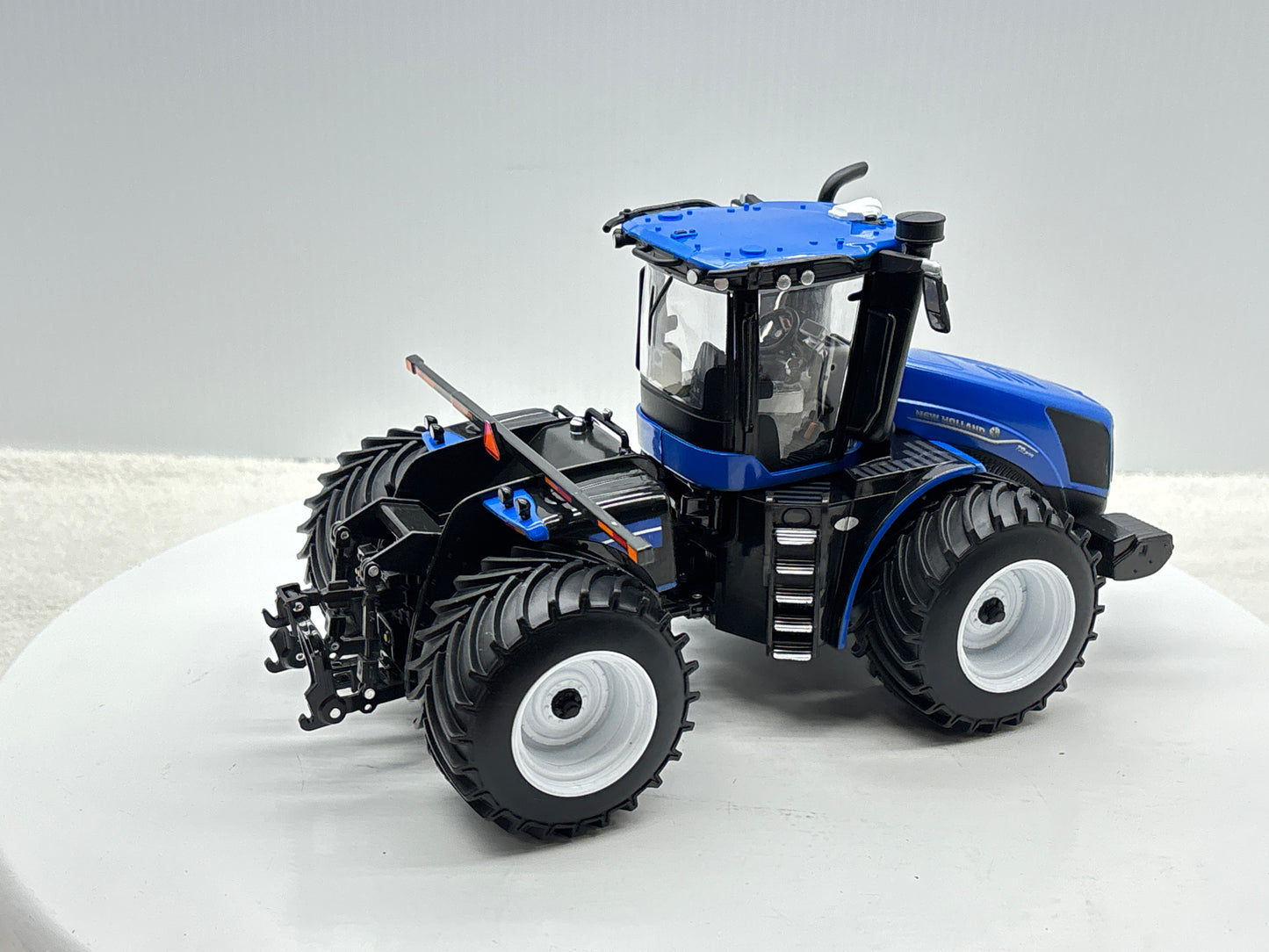 1/32 New Holland T9.700 LSW