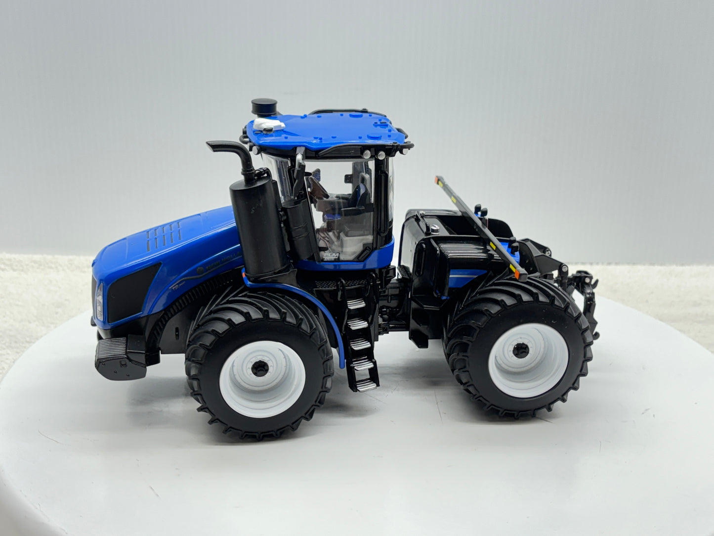 1/32 New Holland T9.700 LSW