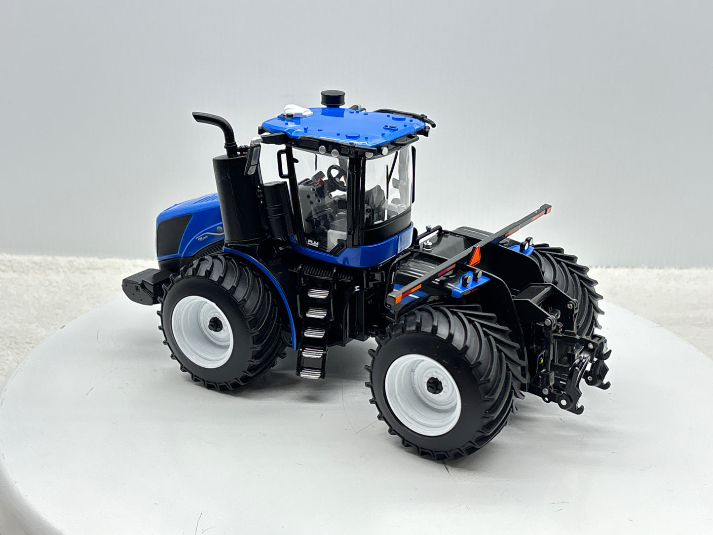 1/32 New Holland T9.700 LSW
