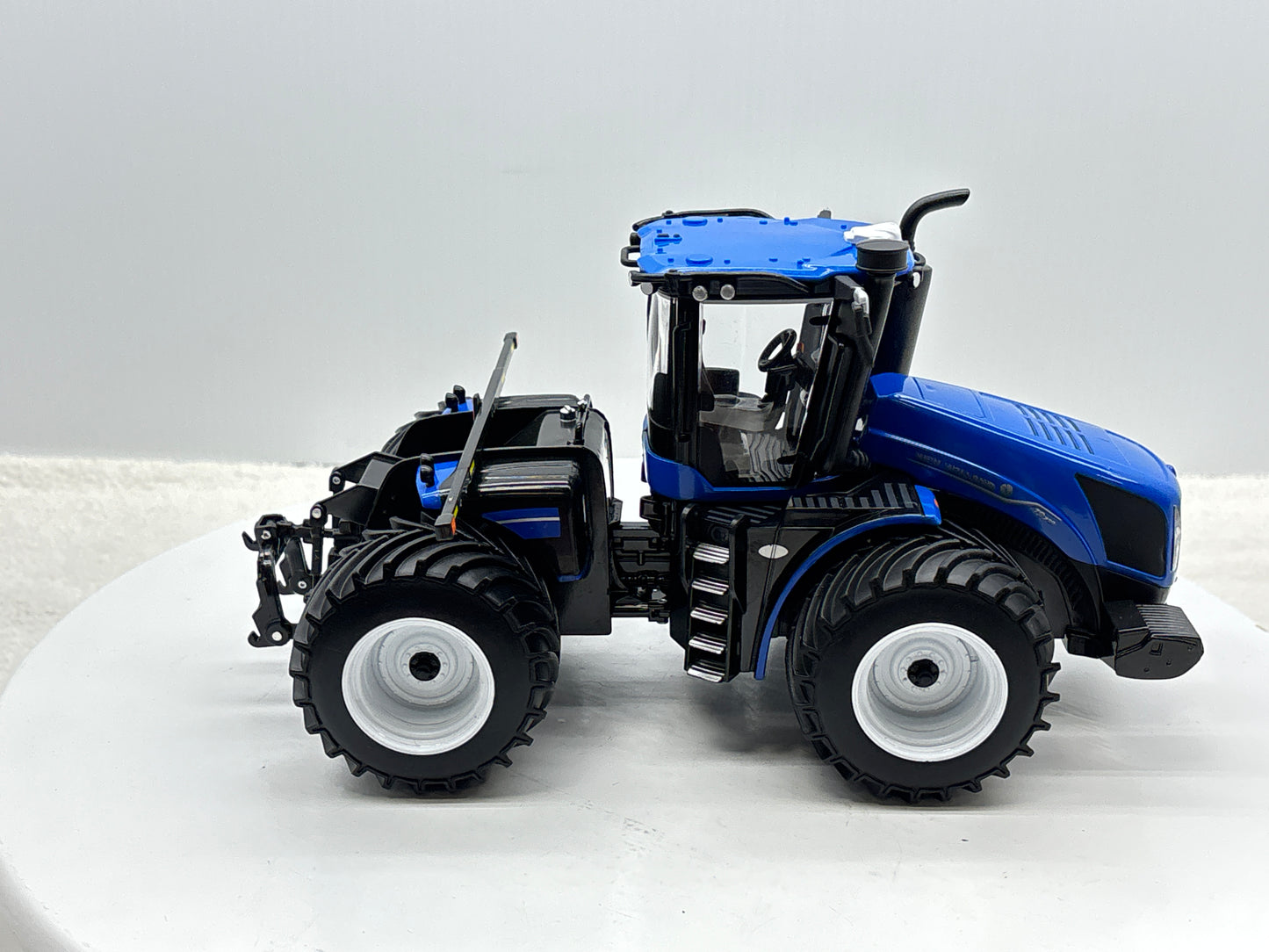 1/32 New Holland T9.700 LSW
