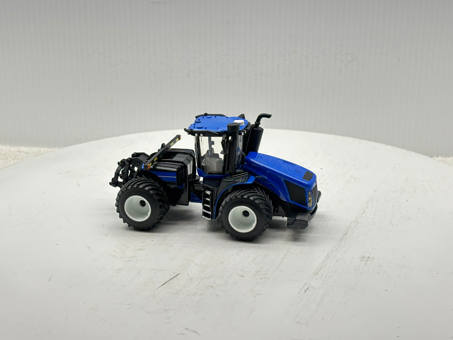 1/64 New Holland T9.700 PLM Prestige