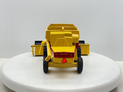 1/32 New Holland TR96