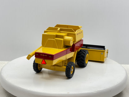 1/32 New Holland TR96