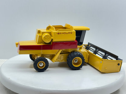 1/32 New Holland TR96