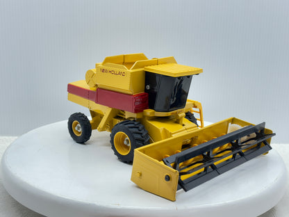1/32 New Holland TR96