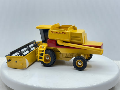 1/32 New Holland TR96