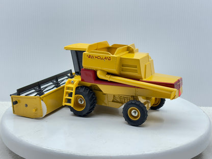 1/32 New Holland TR96