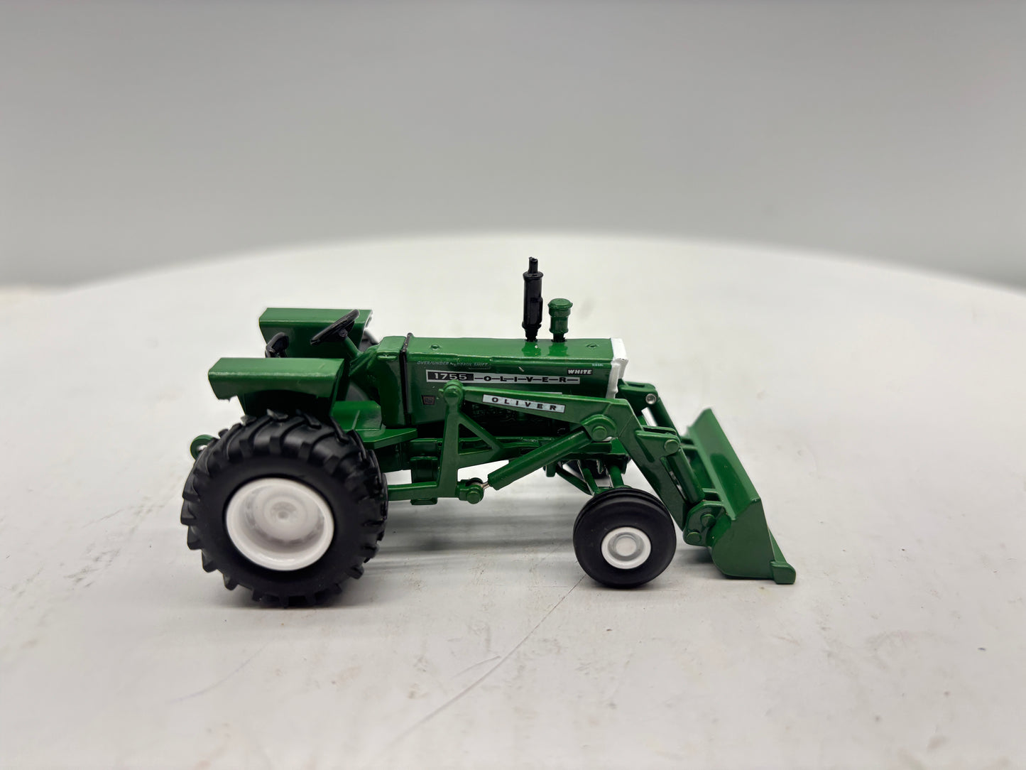 1/64 Oliver 1755 with Loader