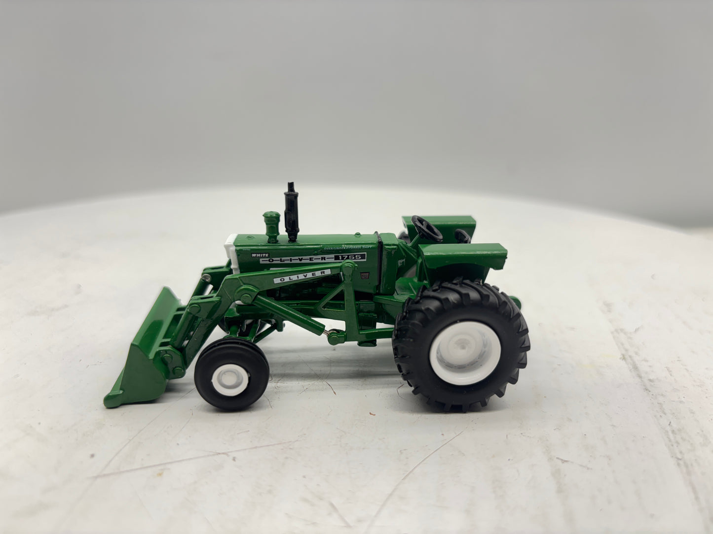1/64 Oliver 1755 with Loader