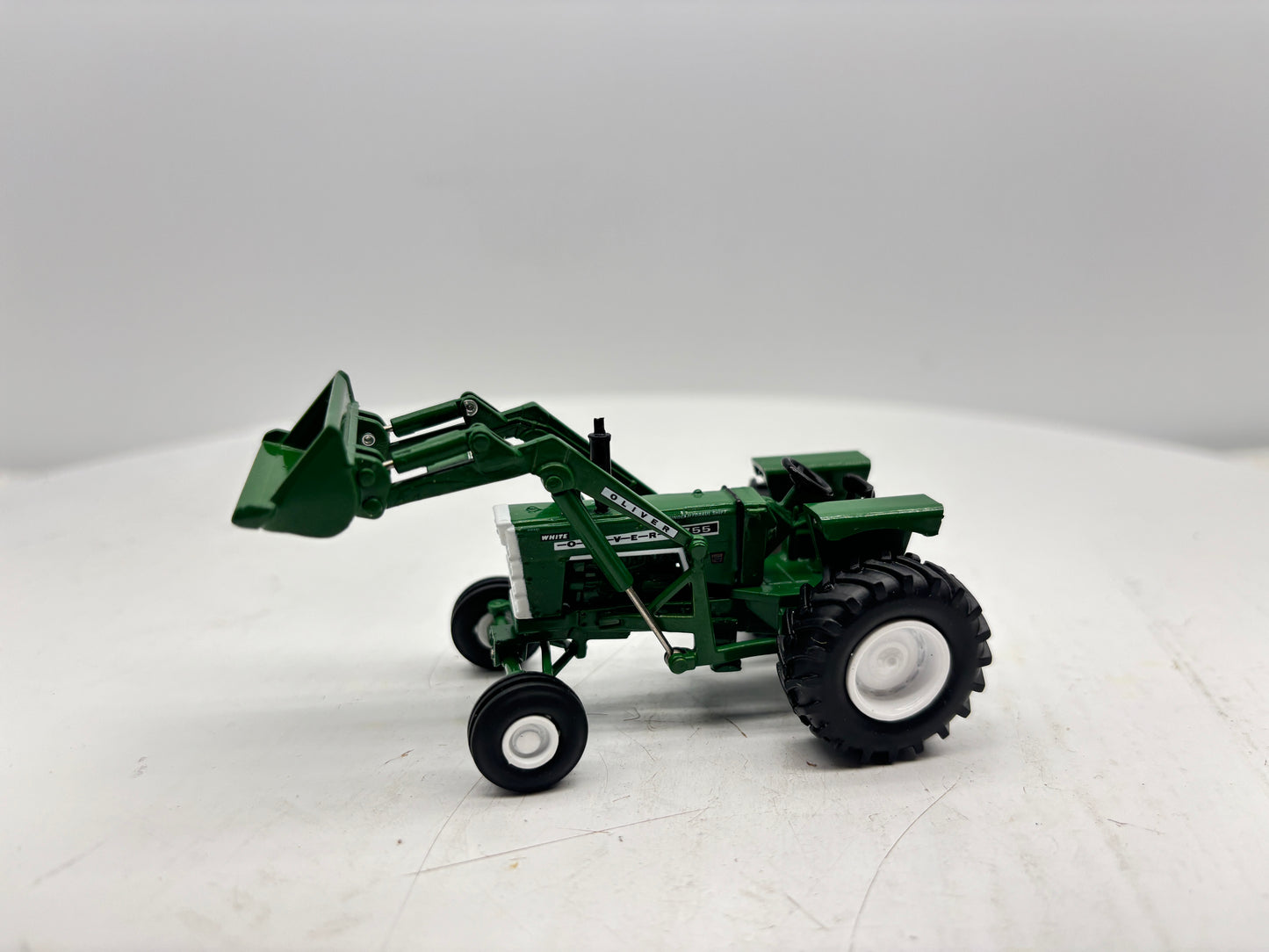 1/64 Oliver 1755 with Loader