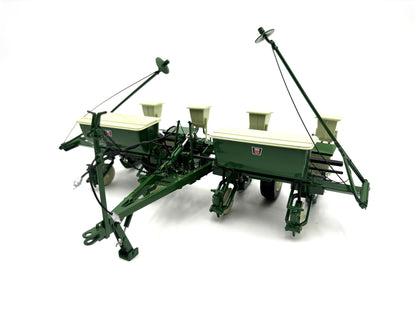 1/16 Oliver 540 4 Row Planter