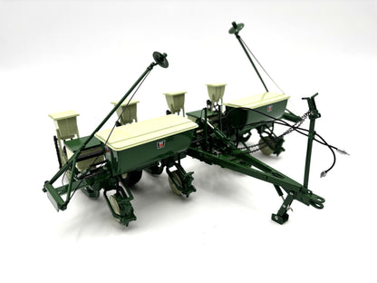 1/16 Oliver 540 4 Row Planter