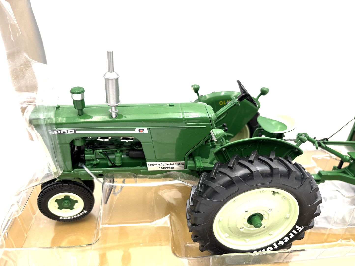 1/16 Oliver 880 with 490 Spreader