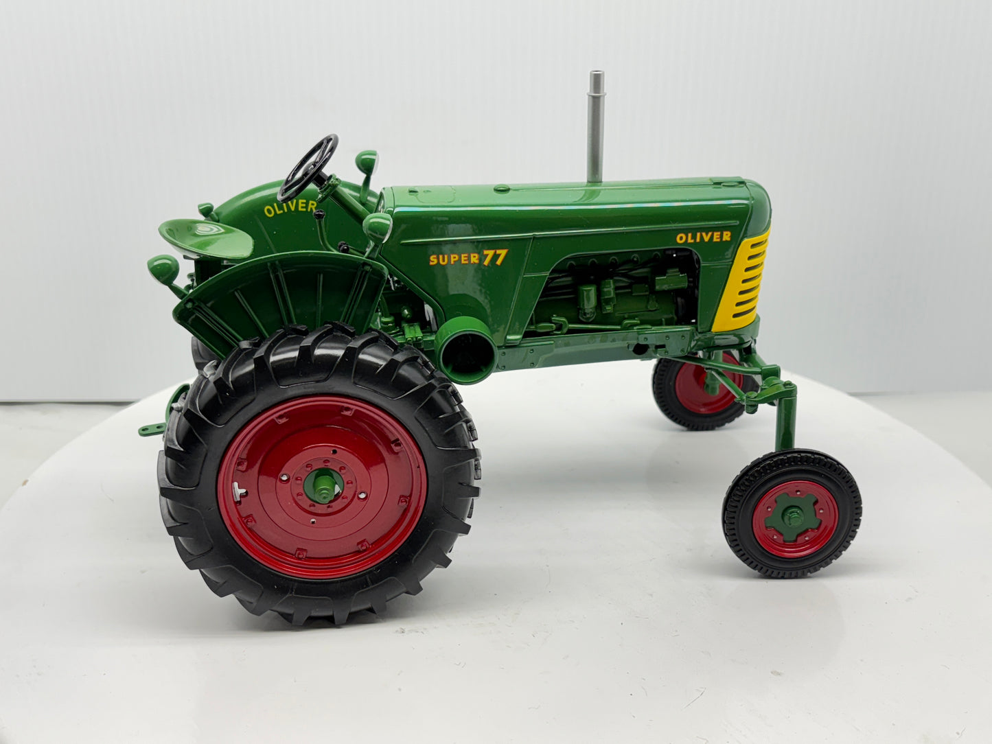1/16 Oliver 77 Hi-Crop