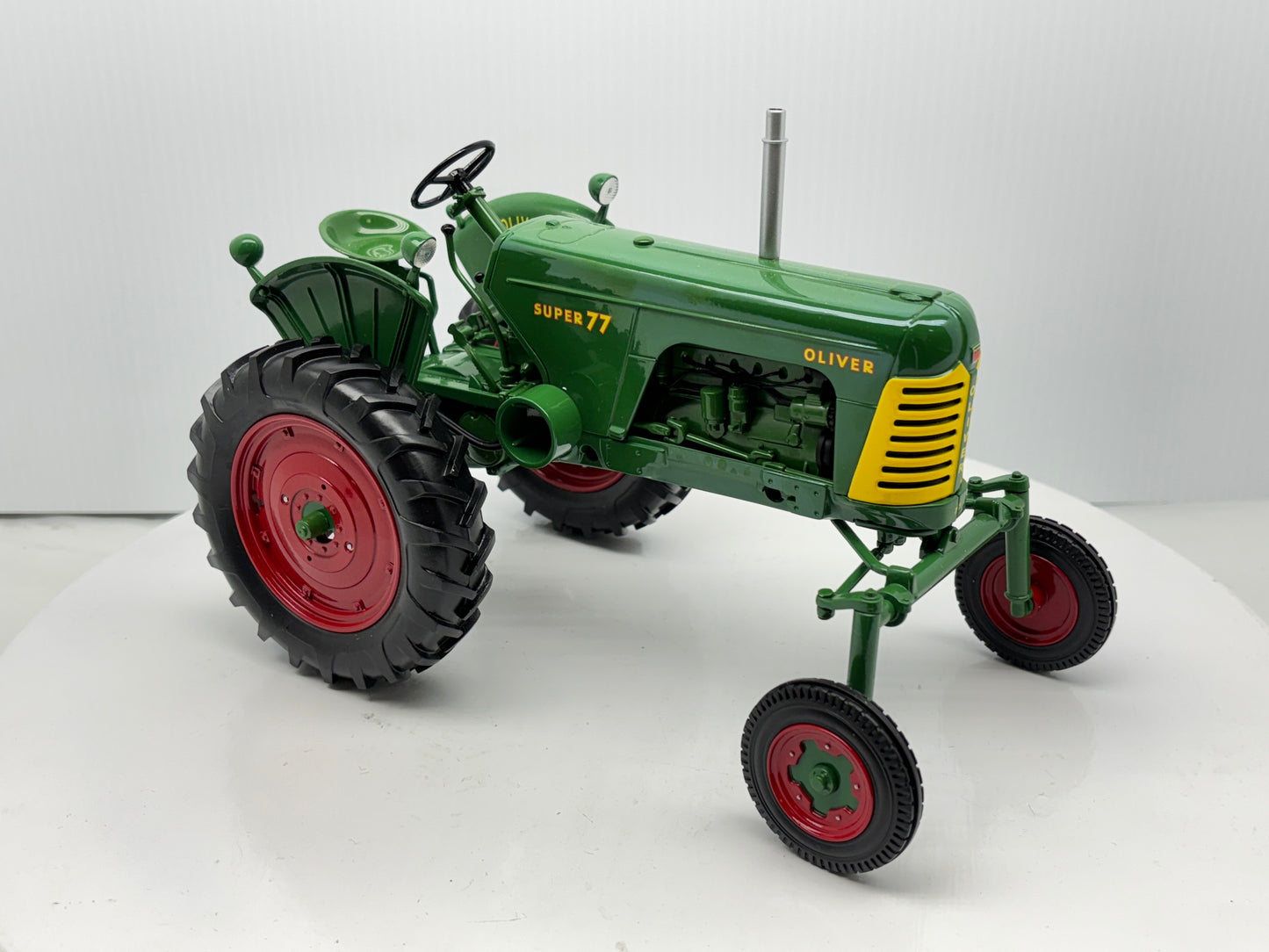 1/16 Oliver 77 Hi-Crop