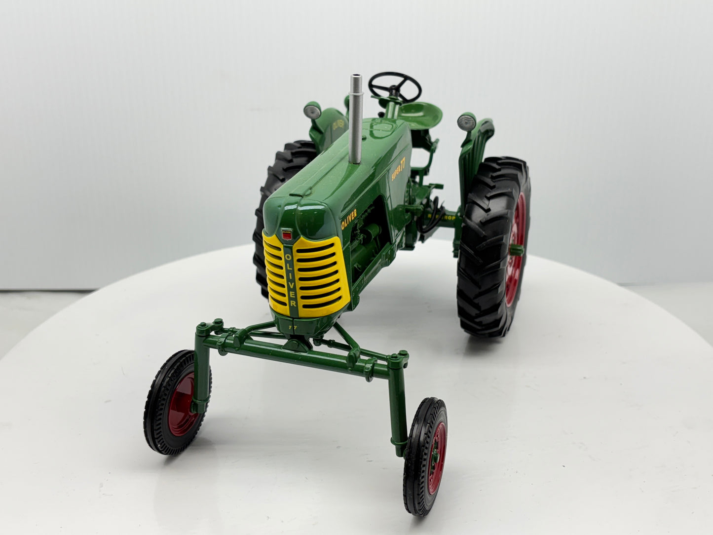 1/16 Oliver 77 Hi-Crop