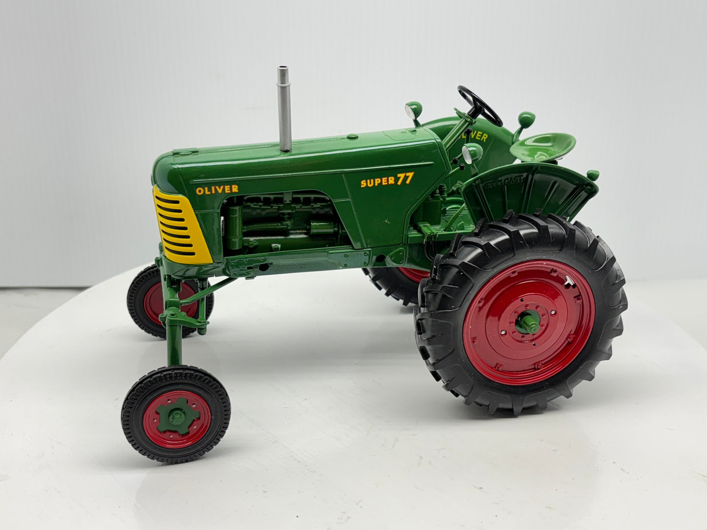 1/16 Oliver 77 Hi-Crop