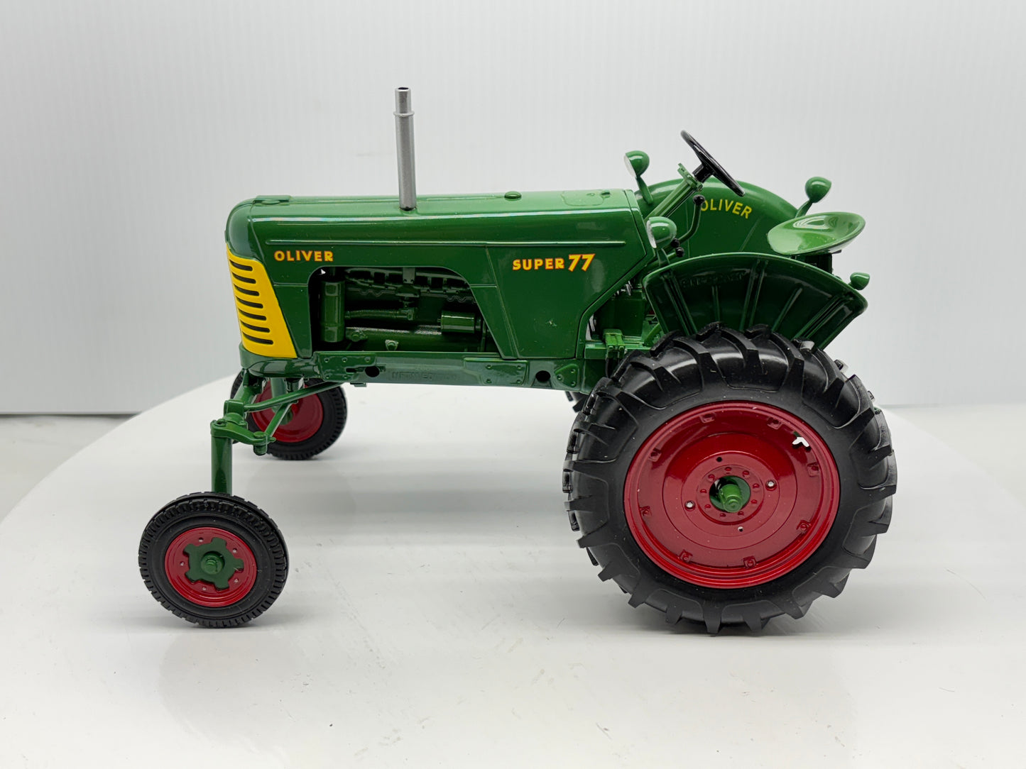 1/16 Oliver 77 Hi-Crop