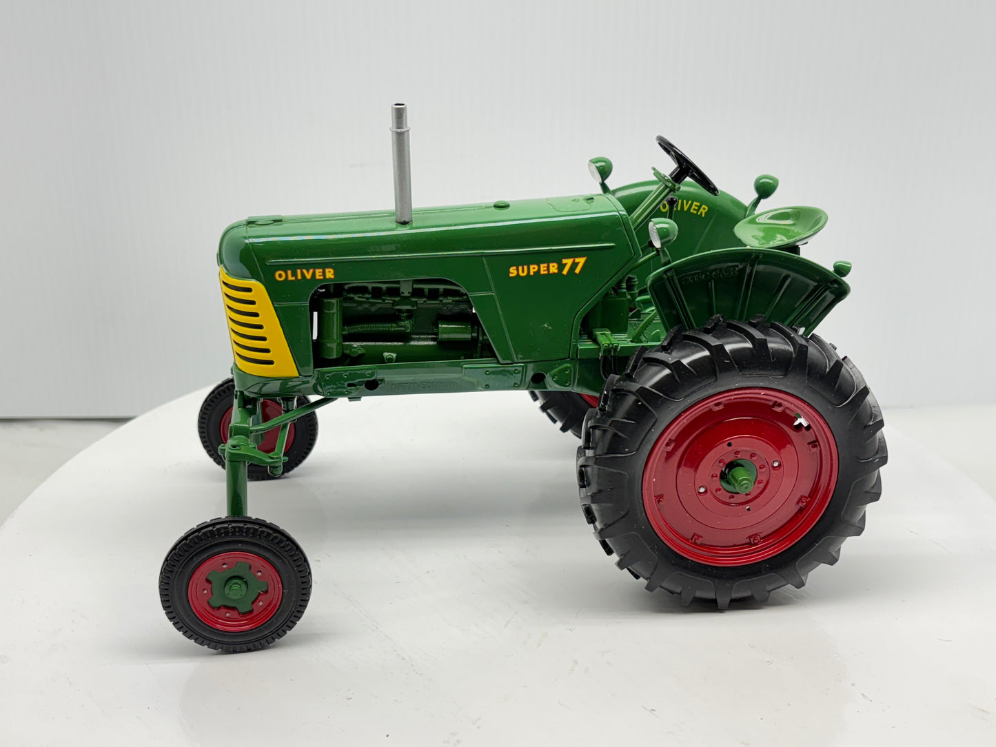 1/16 Oliver 77 Hi-Crop
