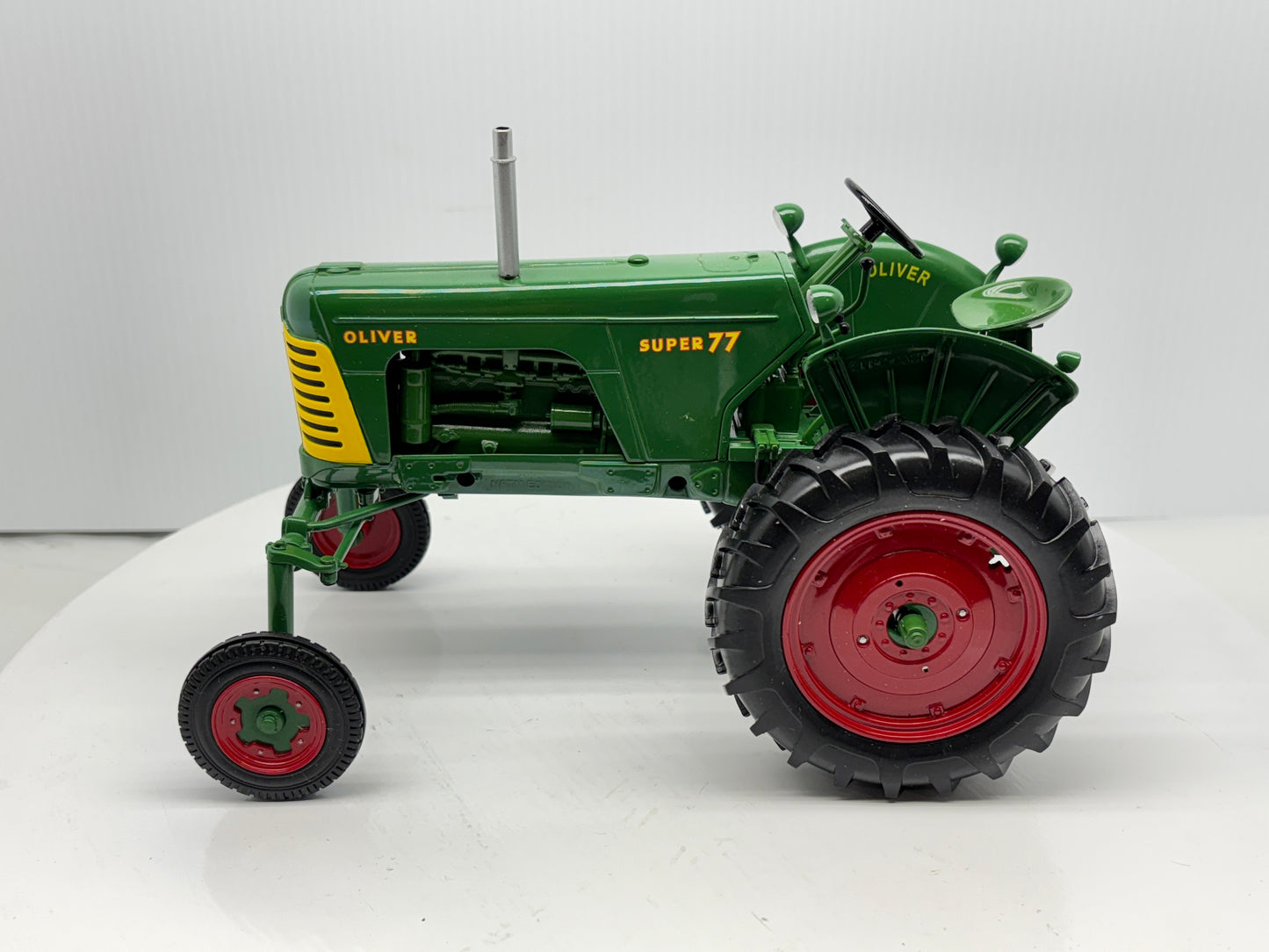 1/16 Oliver 77 Hi-Crop