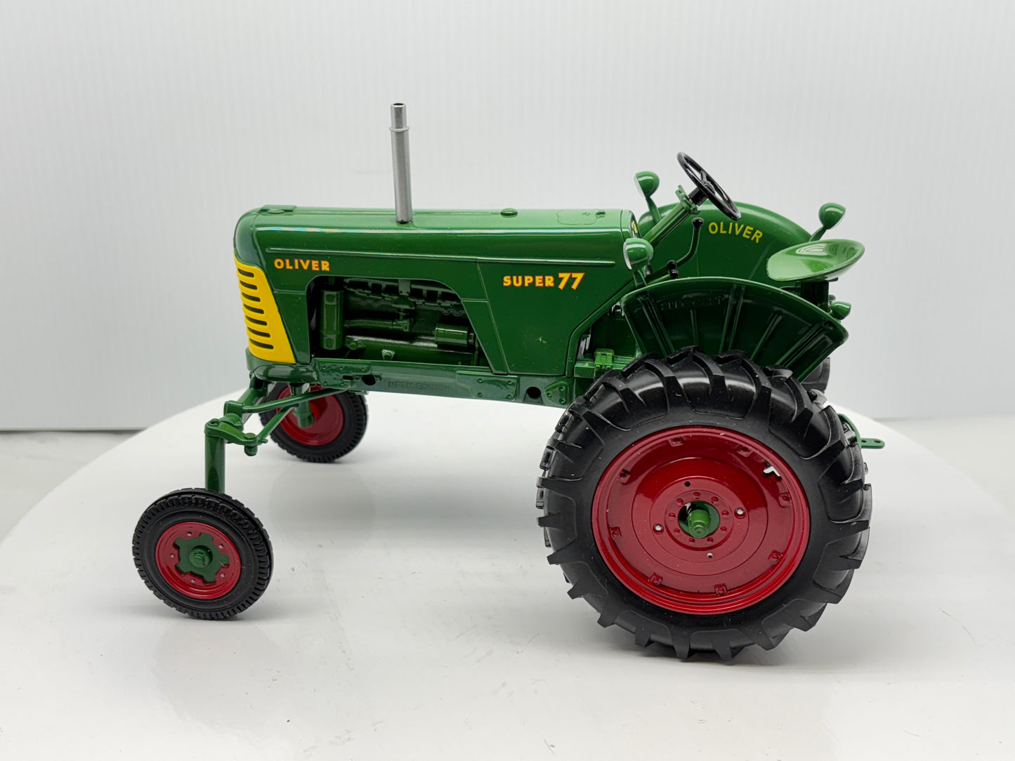 1/16 Oliver 77 Hi-Crop