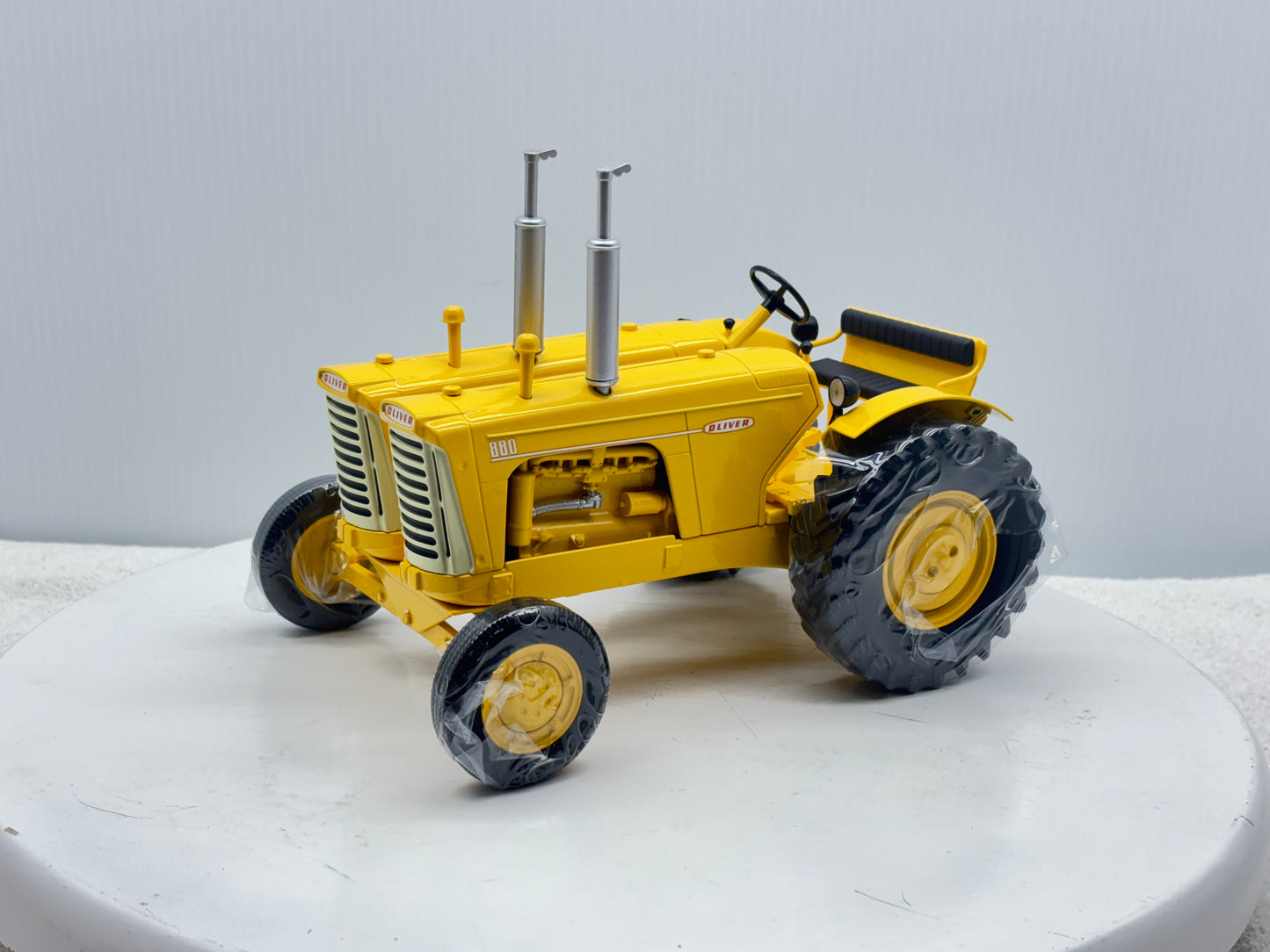 1/16 Oliver 880 Twin Engine Industrial