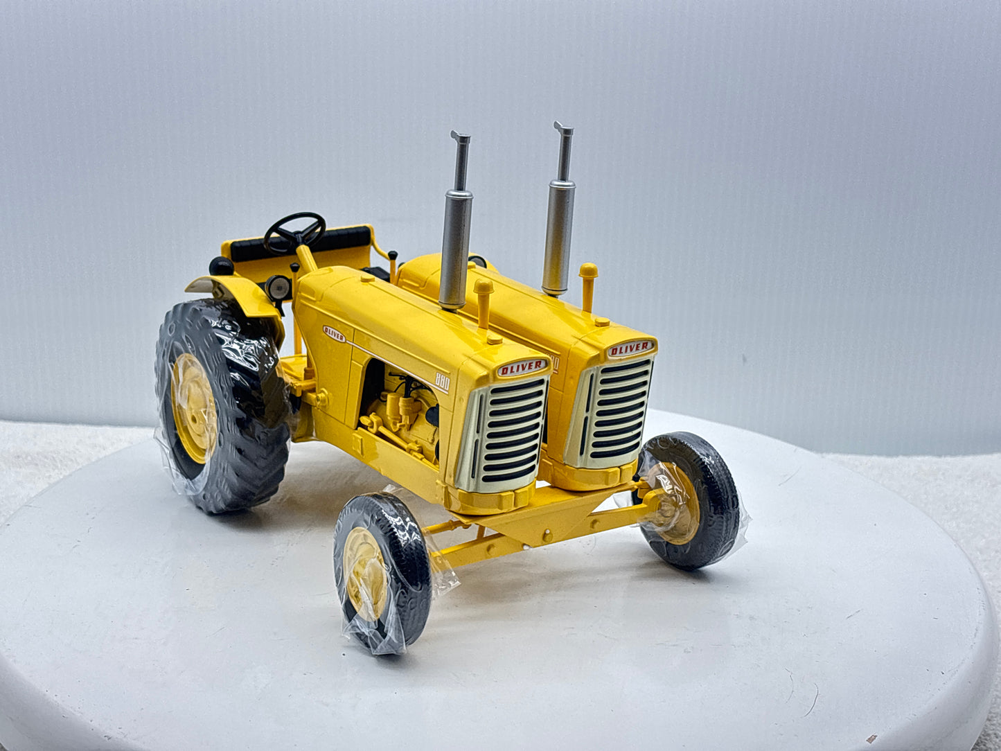 1/16 Oliver 880 Twin Engine Industrial