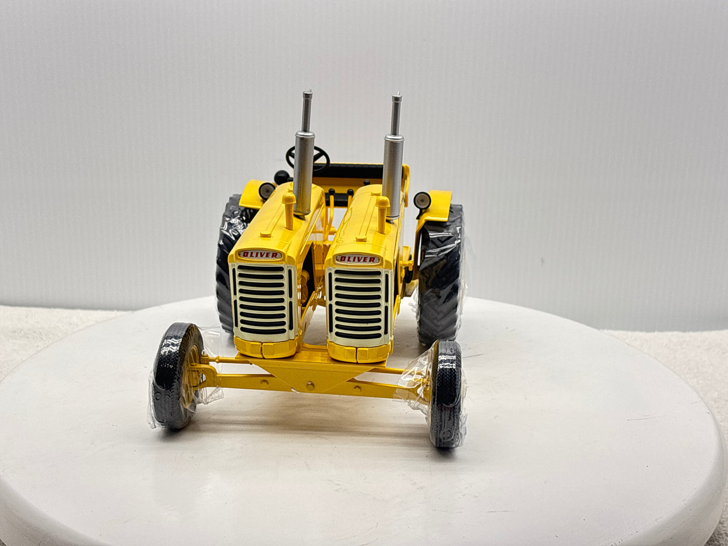 1/16 Oliver 880 Twin Engine Industrial