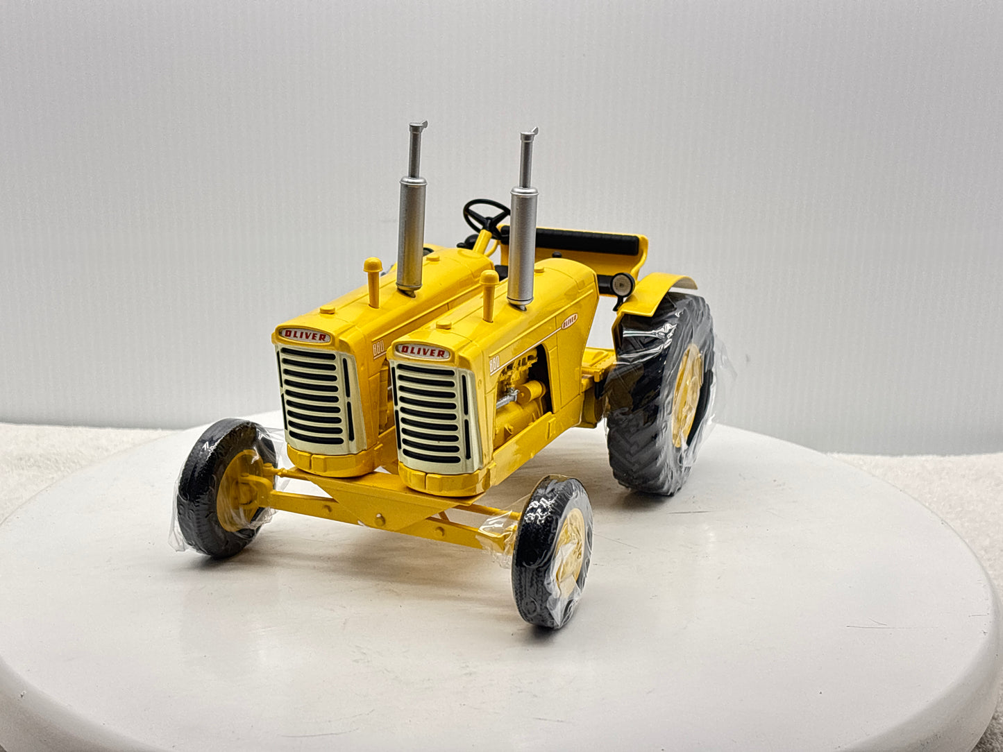 1/16 Oliver 880 Twin Engine Industrial