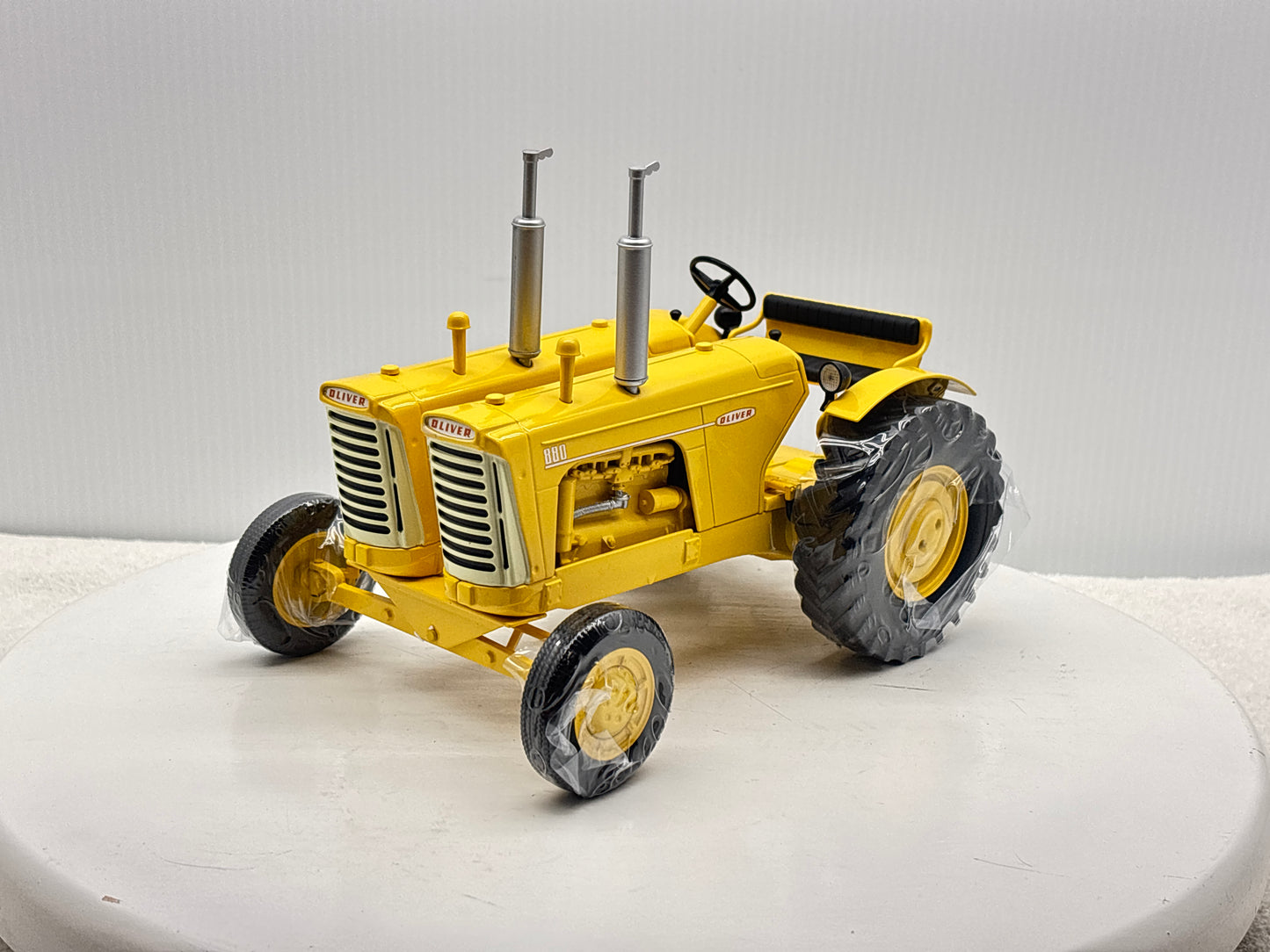 1/16 Oliver 880 Twin Engine Industrial