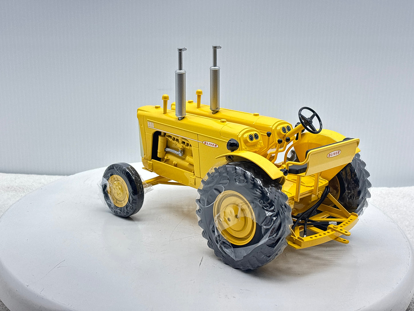 1/16 Oliver 880 Twin Engine Industrial