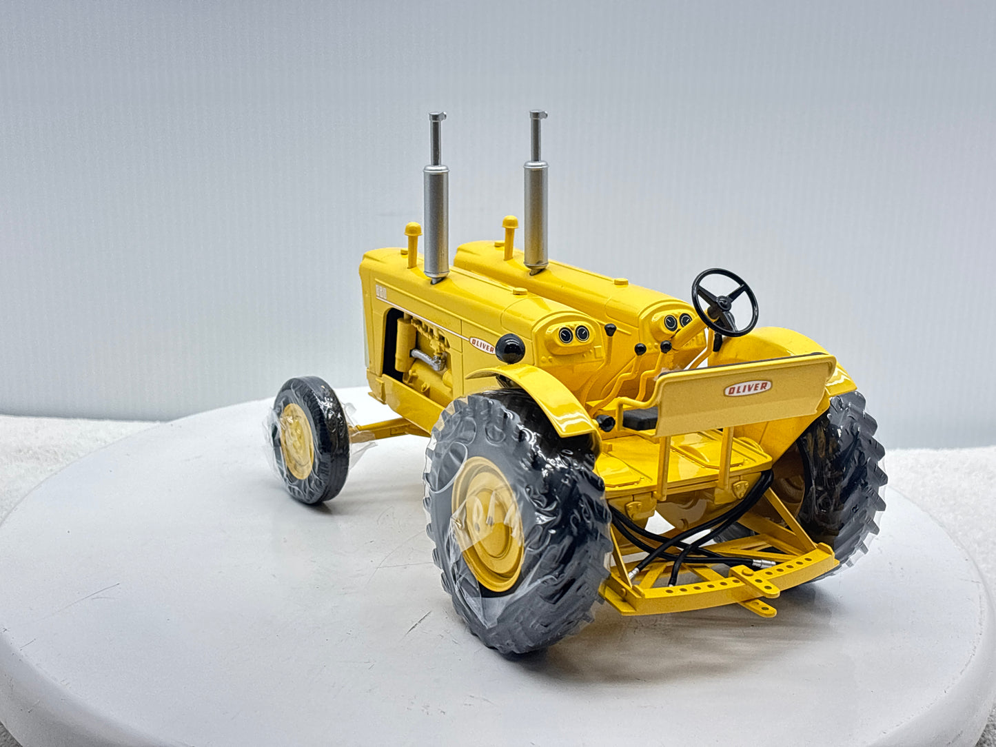 1/16 Oliver 880 Twin Engine Industrial