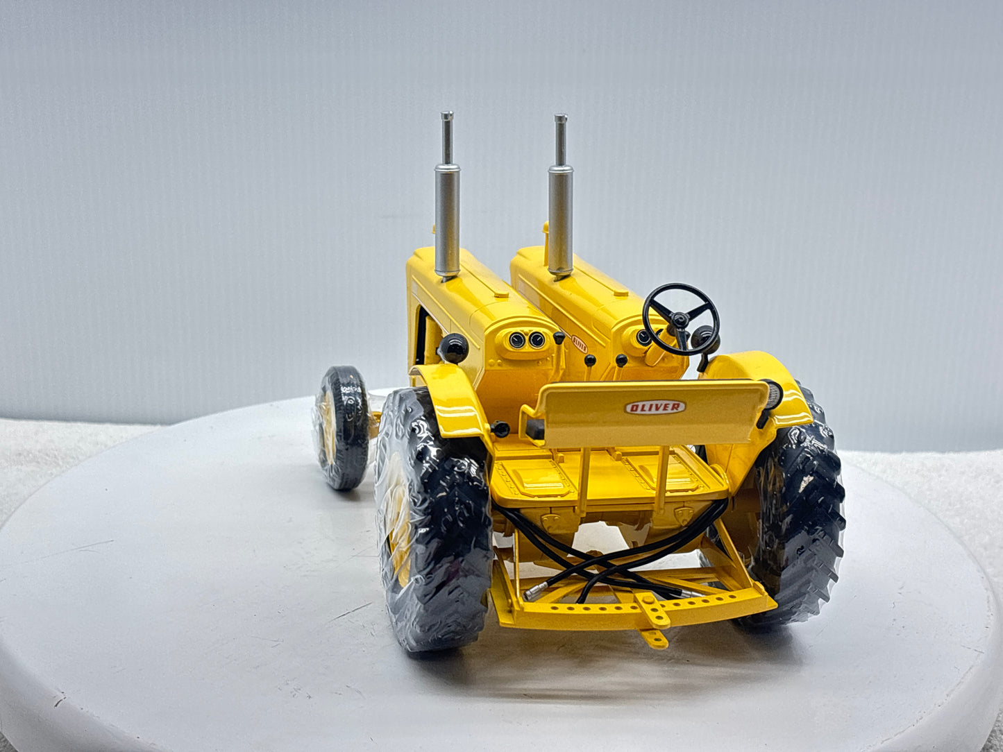 1/16 Oliver 880 Twin Engine Industrial