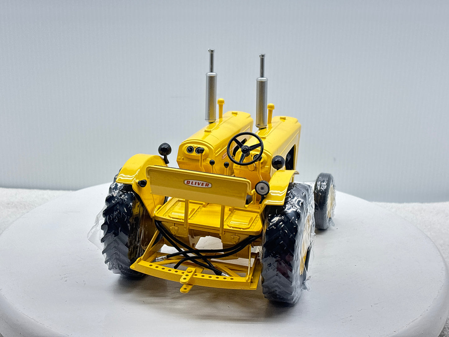 1/16 Oliver 880 Twin Engine Industrial