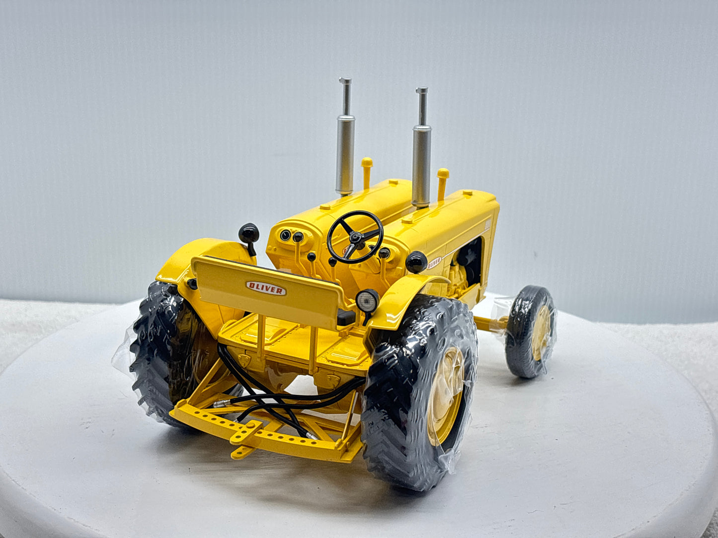 1/16 Oliver 880 Twin Engine Industrial