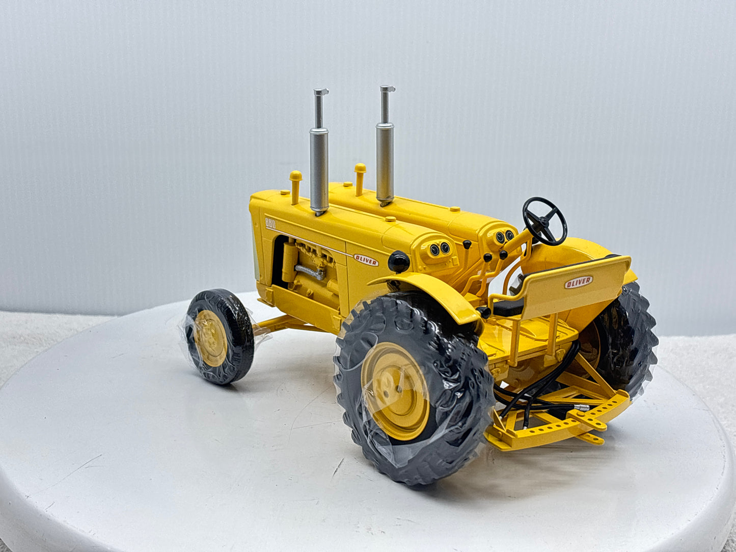 1/16 Oliver 880 Twin Engine Industrial