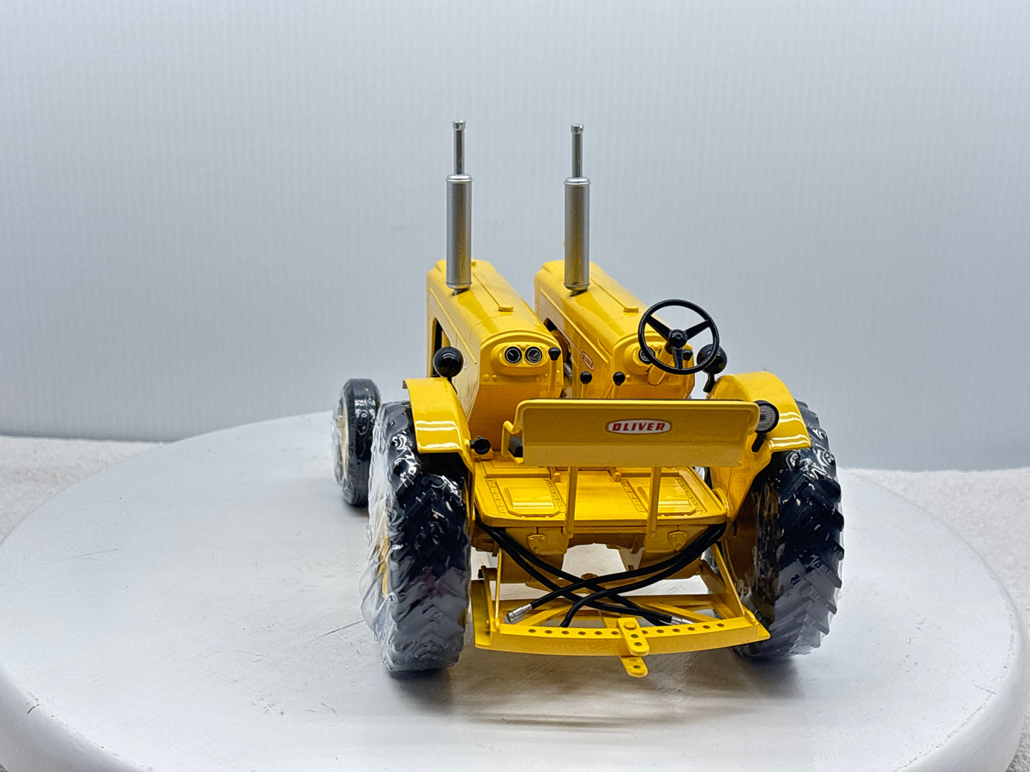 1/16 Oliver 880 Twin Engine Industrial