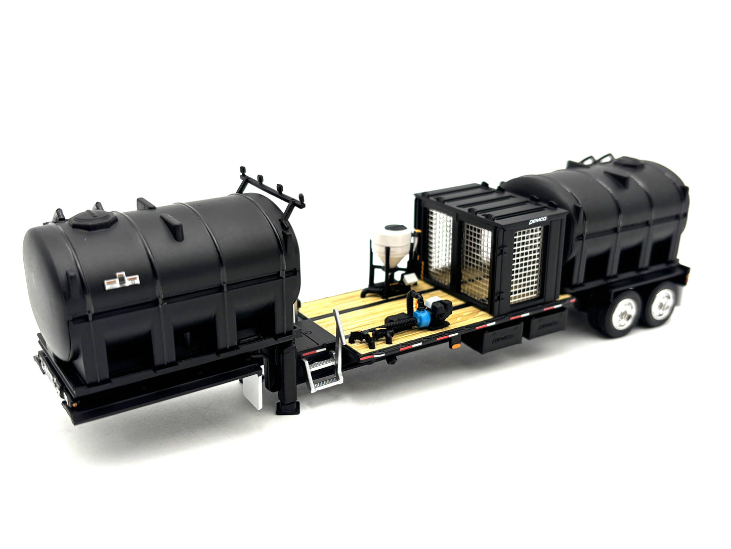 1/64 Peterbilt 379 Tri-axle with Demco Trailer