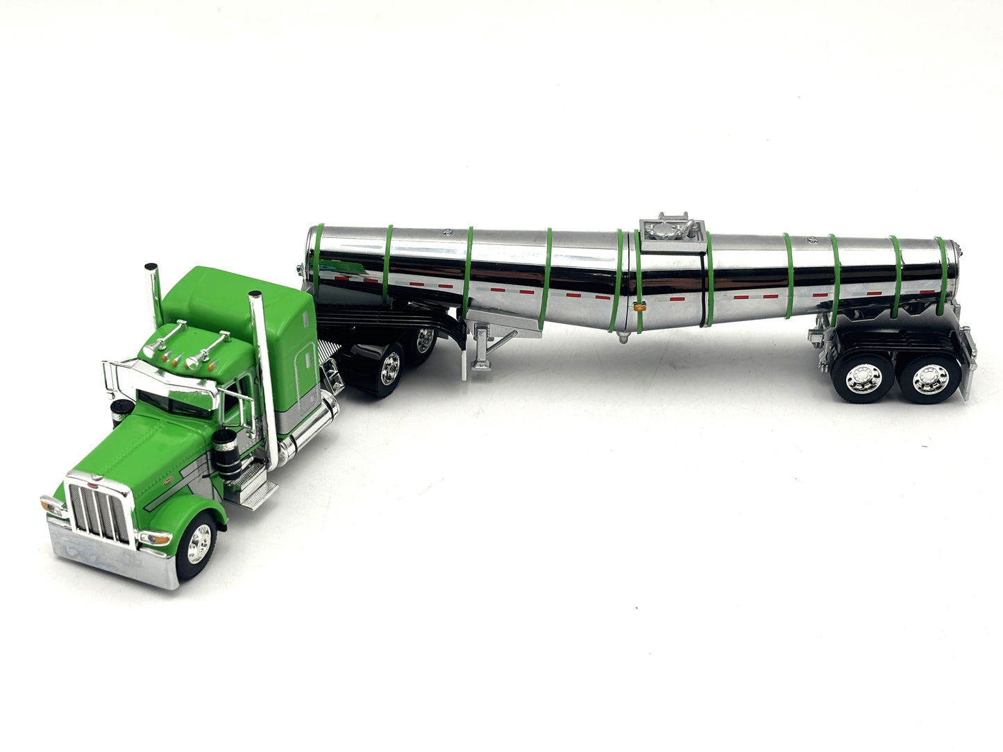 1/64 Peterbilt 389 with Polar Deep Drop Trailer