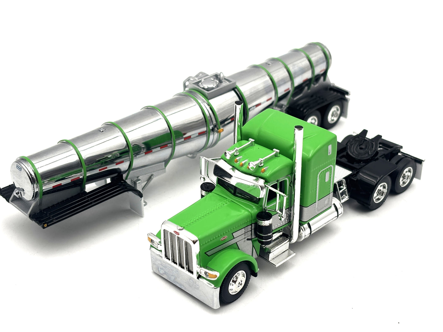 1/64 Peterbilt 389 with Polar Deep Drop Trailer