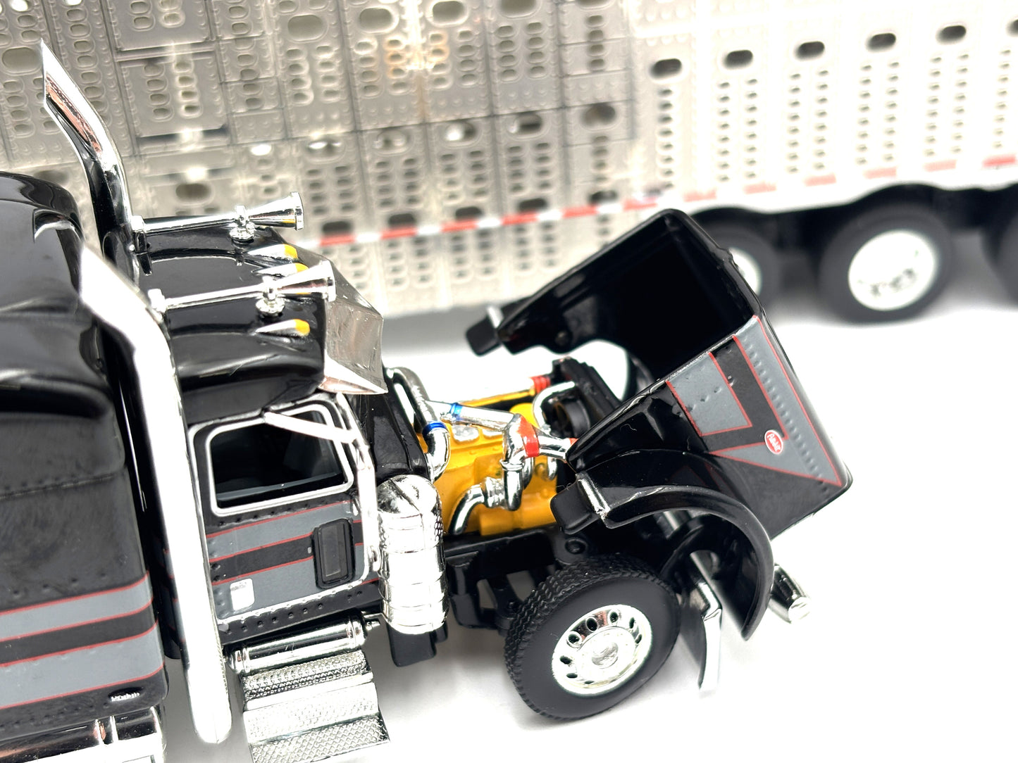 1/64 Peterbilt 389 with Wilson Tridem