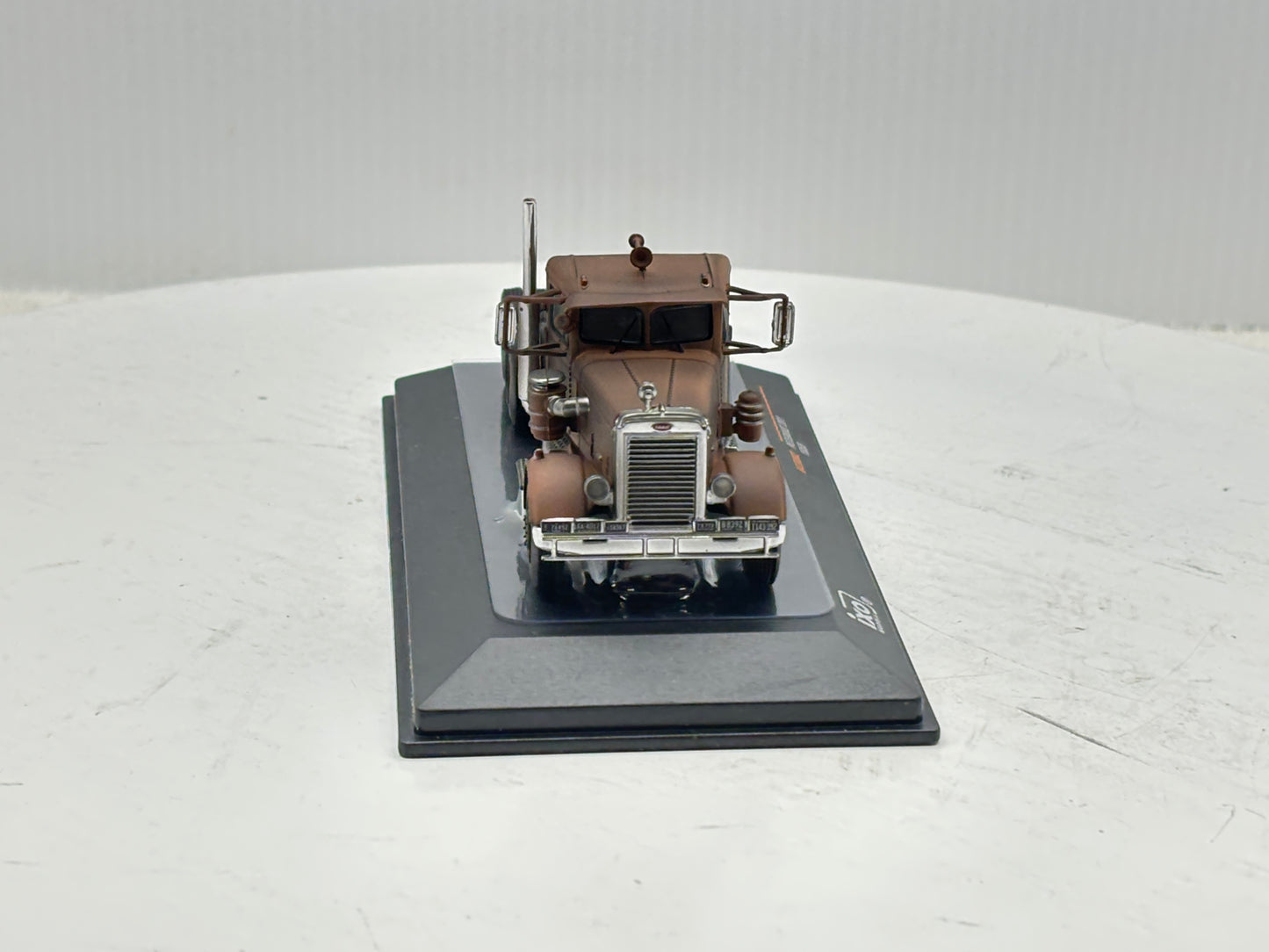1/64 Peterbilt 281 (1955)