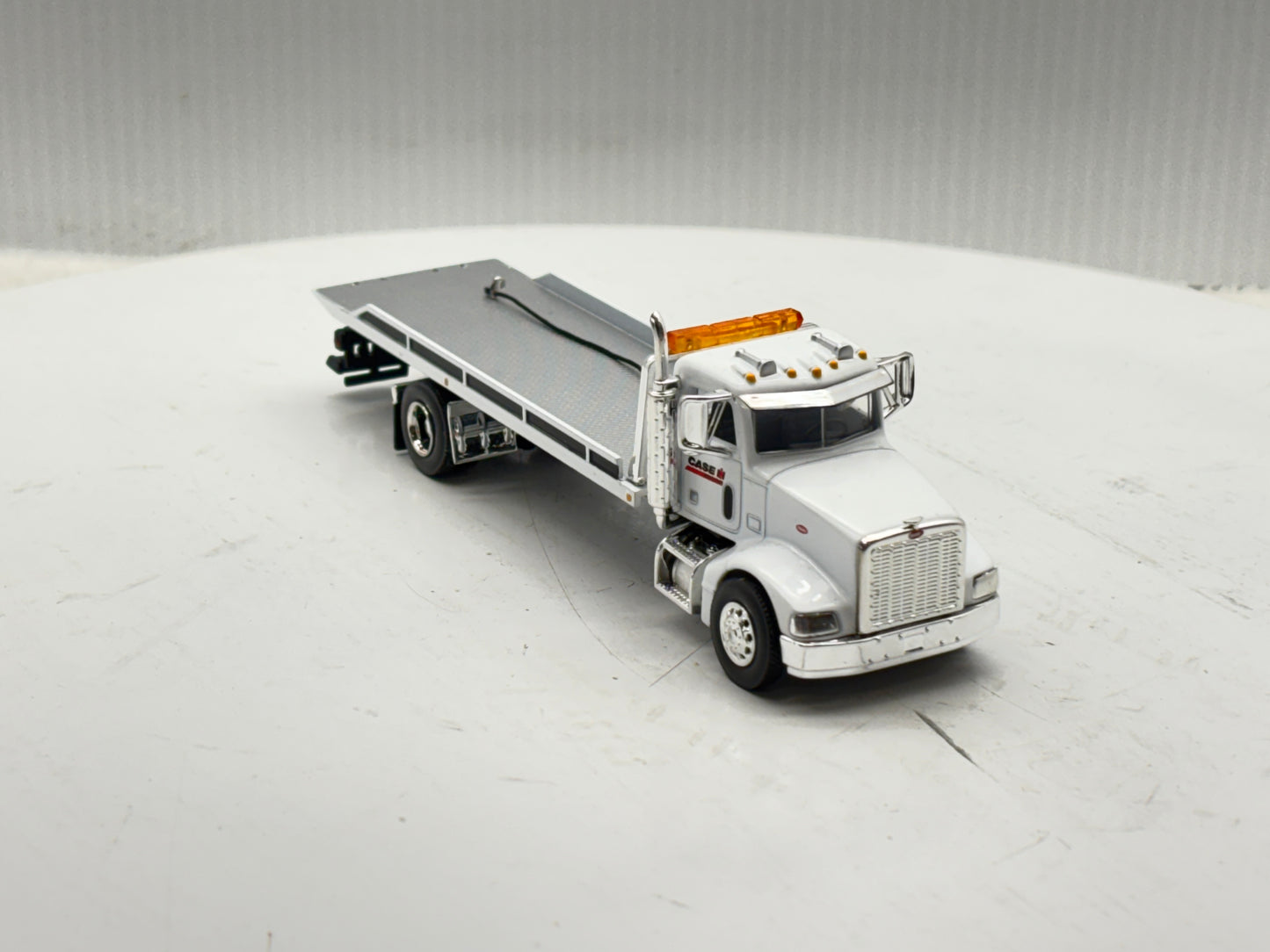 1/64 Peterbilt 385 Rollback White