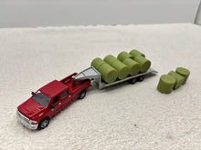 1/64 Ram Pick-up with Trailer + bales