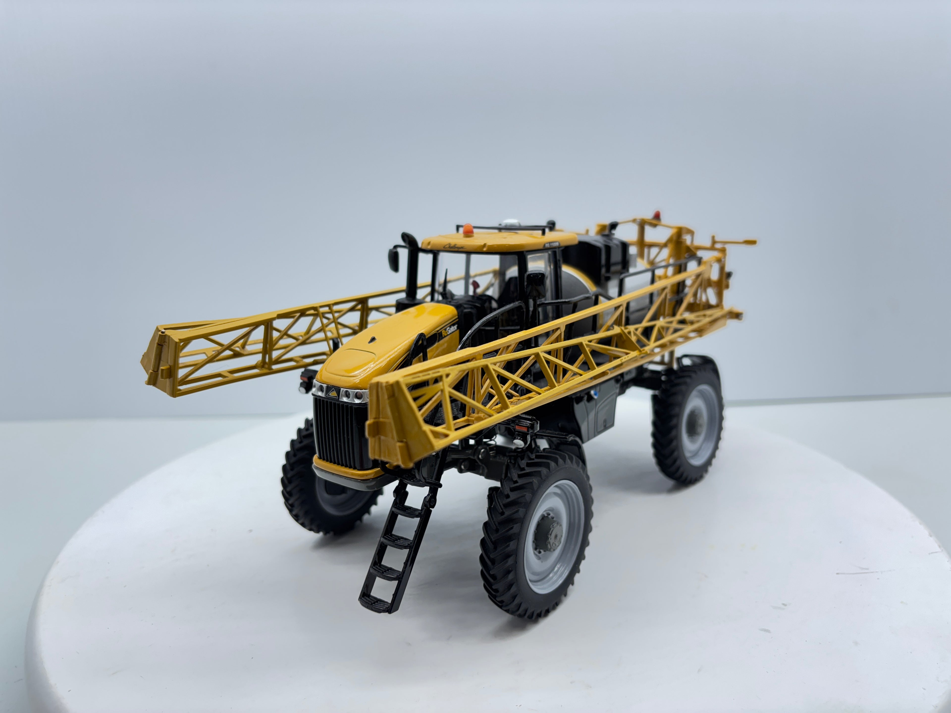 1/32 RoGator RG1100B