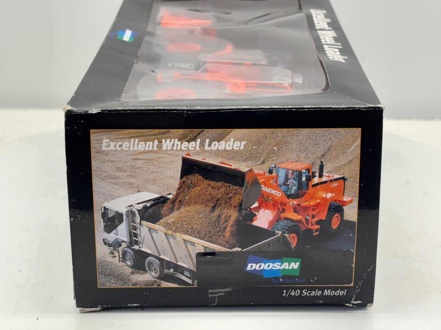 1/40 Doosan 400V Wheel Loader
